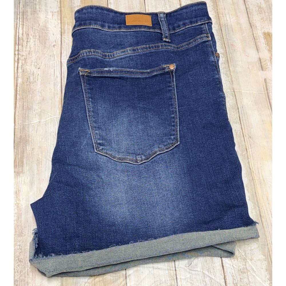 Judy Blue Women's Dark Wash cuffed hem distressed high waisted denim shorts 3XL